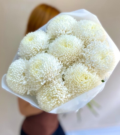 Букет из 9 белых хризантем